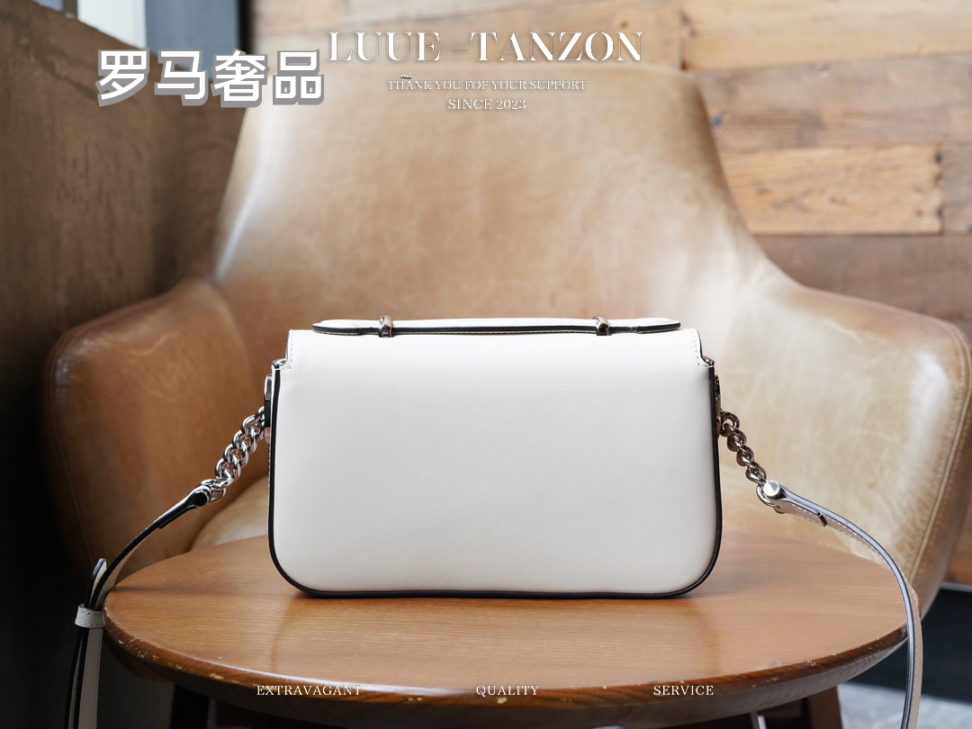 Gucci Small GG Leather Shoulder Bag - White