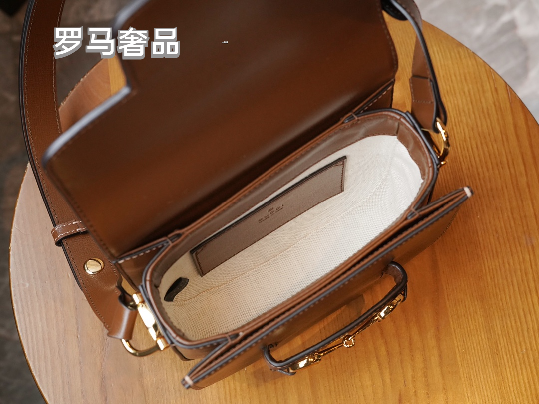 Gucci Vintage Black Leather Crossbody Saddle Bag with Gold Horsebit Detail
