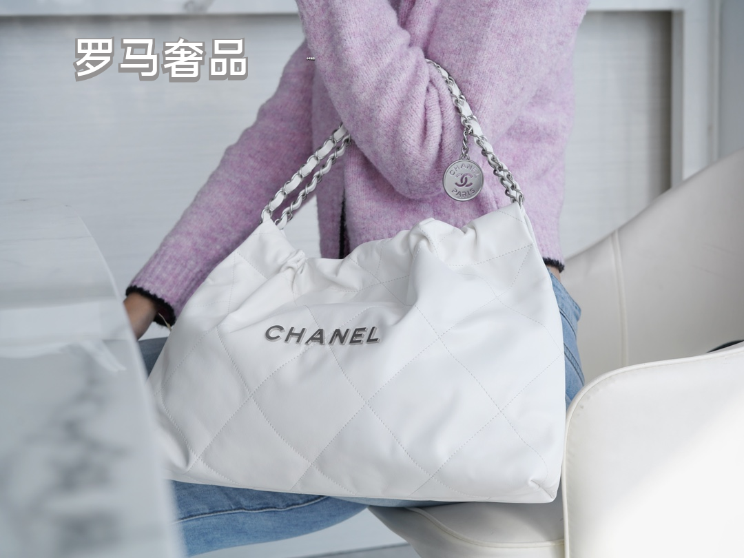 Chanel 22 Handbag - White Shiny Calfskin &amp; Silver-Tone Metal with Matching Pouch