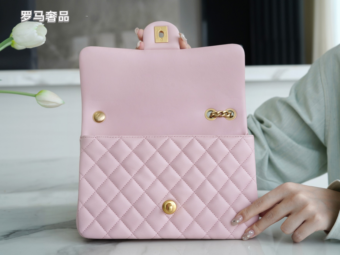 Pink Quilted Flap Bag with Gold-Tone Chain and Logo - Blue Tanzon
