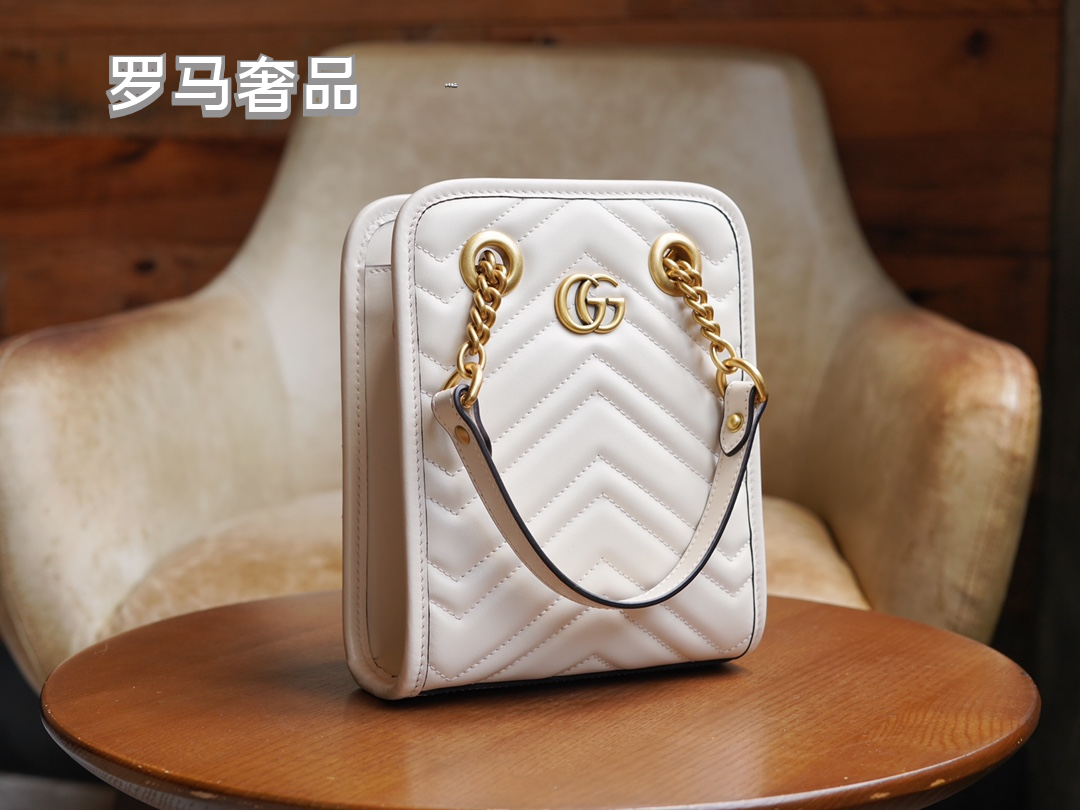 Gucci White Chevron Quilted Leather Mini Crossbody Bag with Gold Chain