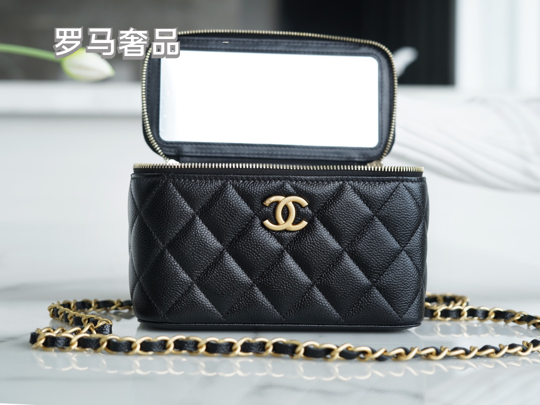 Chanel White Quilted Lambskin Small Vanity Case with Gold-Tone Hardware