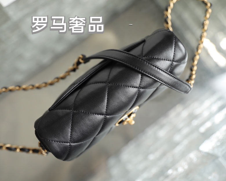 Black Quilted Leather Heart Chain Flap Bag - Elegant Shoulder Crossbody Bag