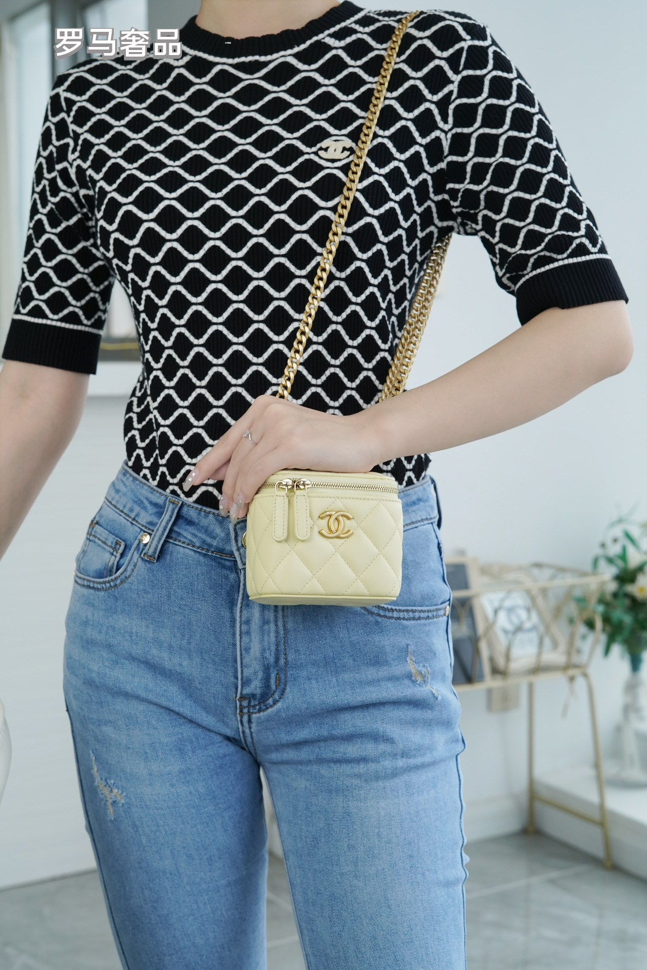 Small Quilted Vanity Bag with Gold Chain Strap - White Luxury Crossbody Case