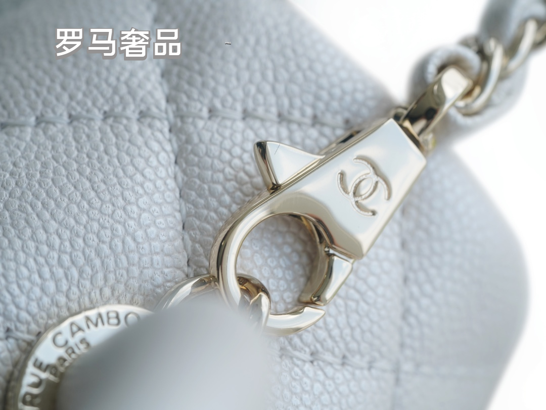 Chanel White Quilted Caviar Coco Handle Bag with Gold-Tone Hardware