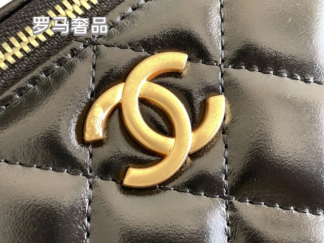 TANZON Black Quilted Leather Vanity Case Crossbody Bag with Gold Chain Strap
