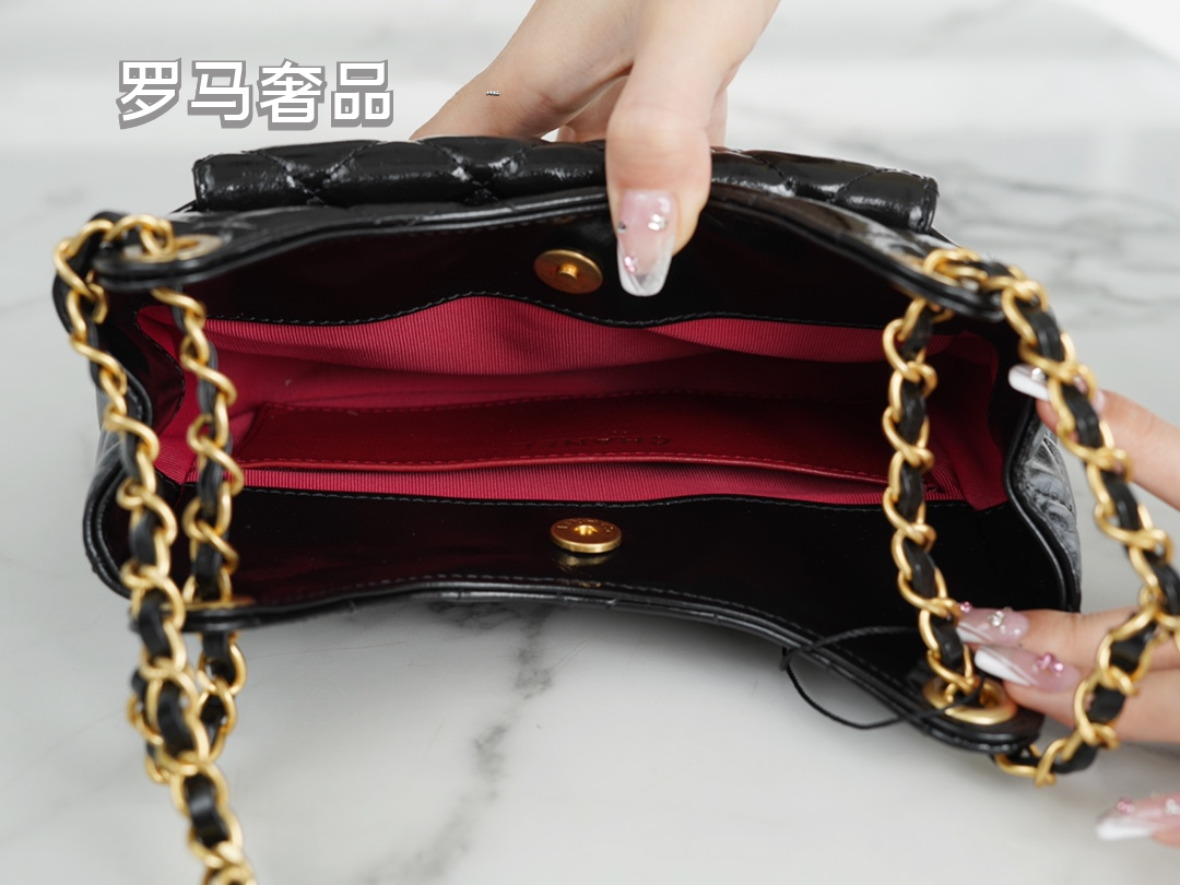 Elegant Black Quilted Patent Leather Shoulder Bag with Gold Chain Strap