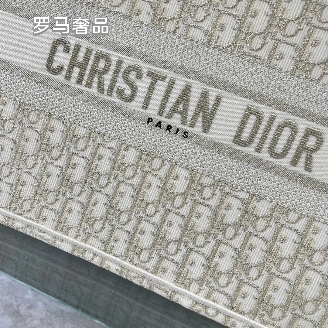 Dior Classic Monogram Canvas Tote Bag Elegant Top Handle Shoulder Handbag