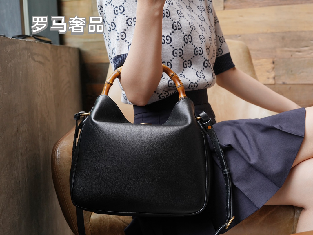 Gucci Vintage Black Leather Handbag with Bamboo Handle and Shoulder Strap