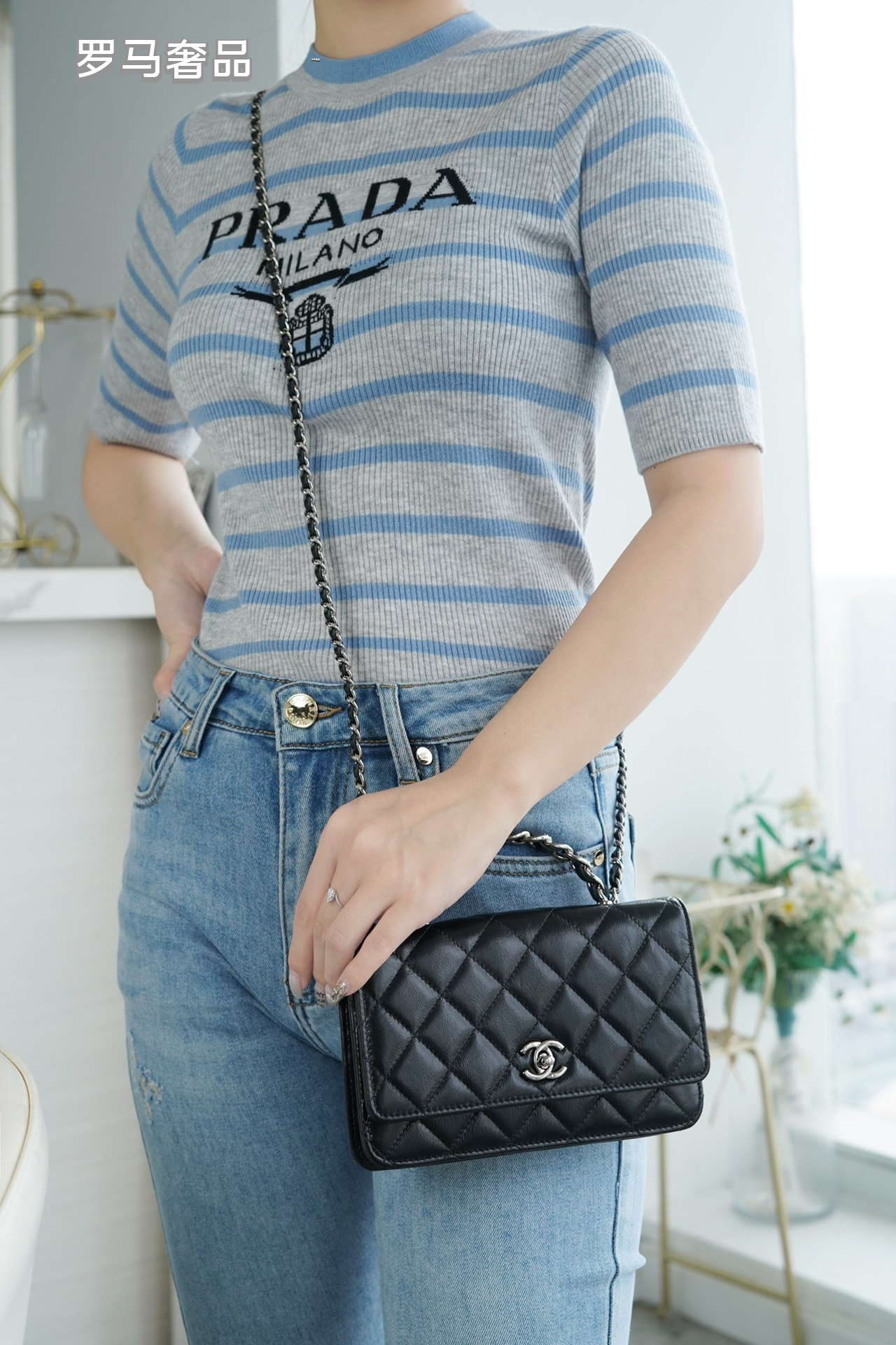 Luxury Quilted Leather Crossbody Bag with Chain Strap - Classic Designer Style Flap Bag
