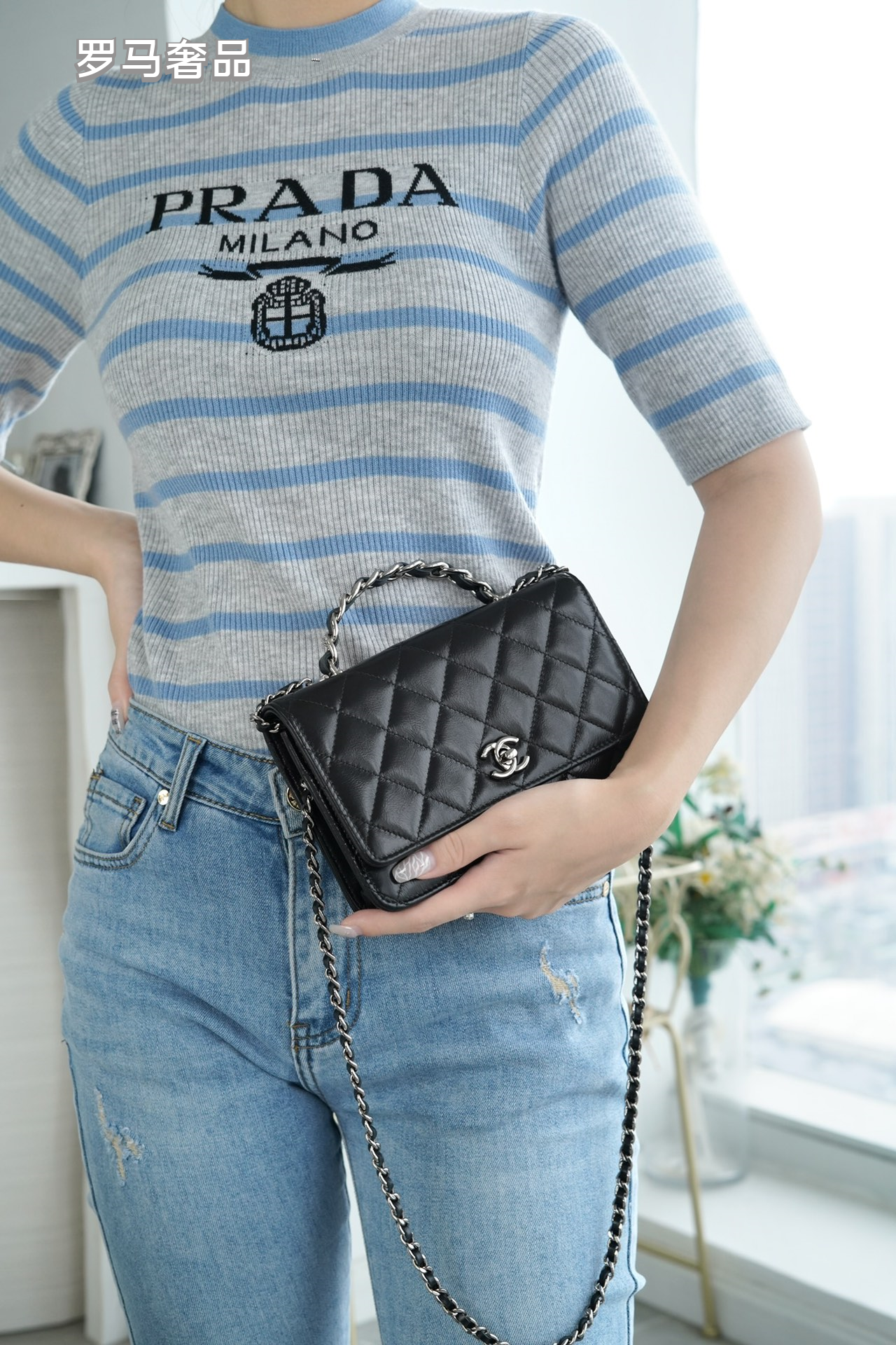 Luxury Quilted Leather Crossbody Bag with Chain Strap - Classic Designer Style Flap Bag