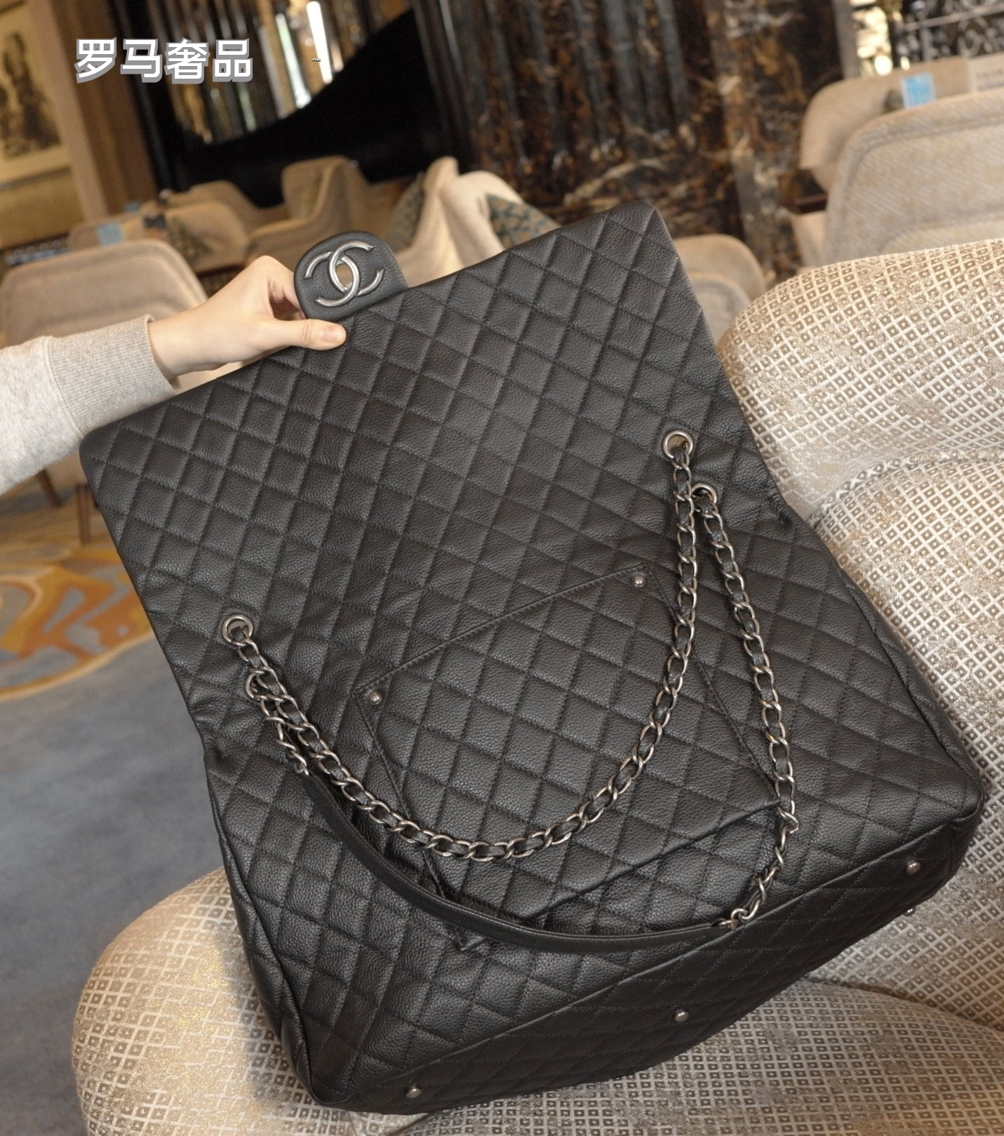 Luxury Oversized Black Quilted Leather Shoulder Bag - Maxi Flap Handbag for Women