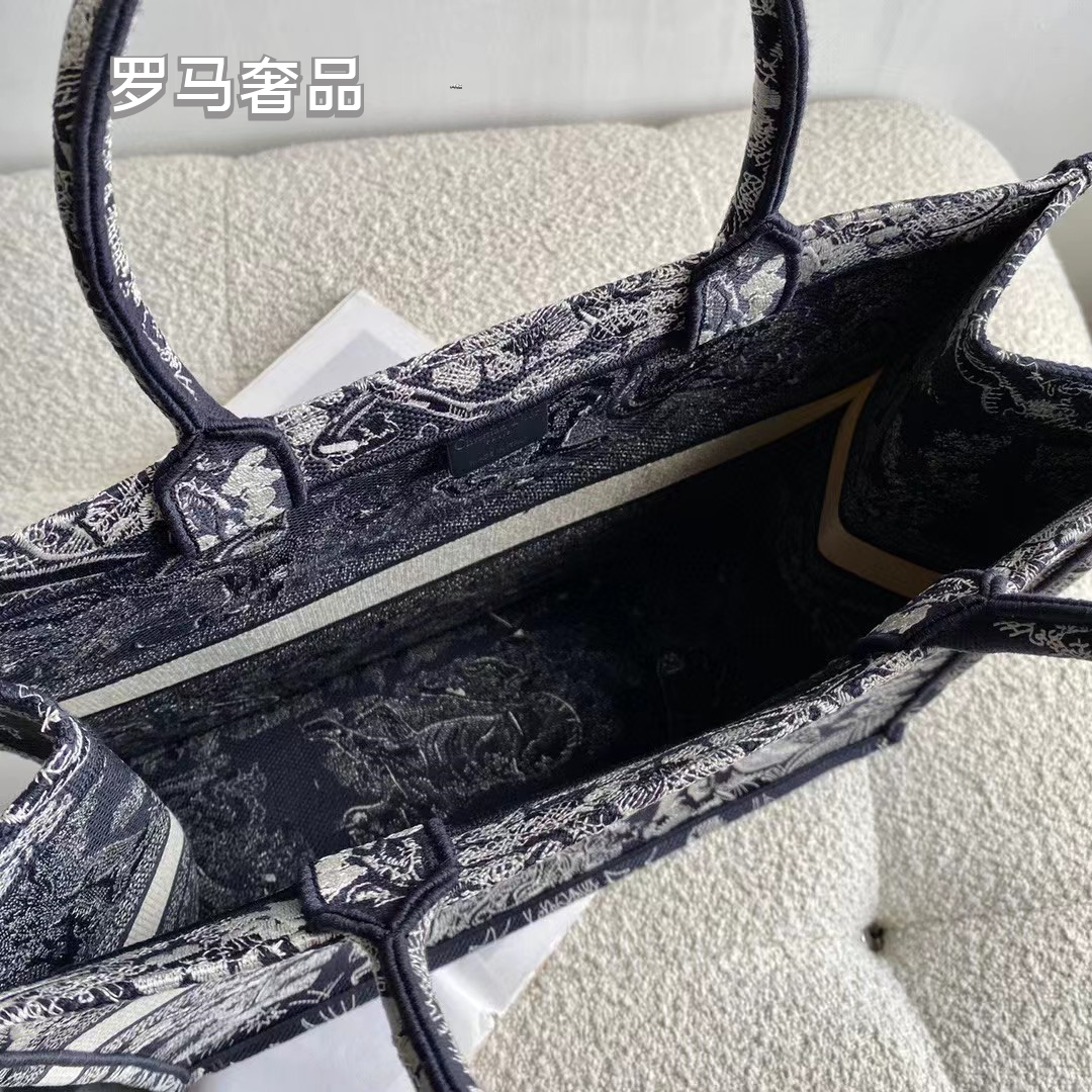 Dior Large Capacity Monochrome Embroidered Toile Canvas Tote Bag