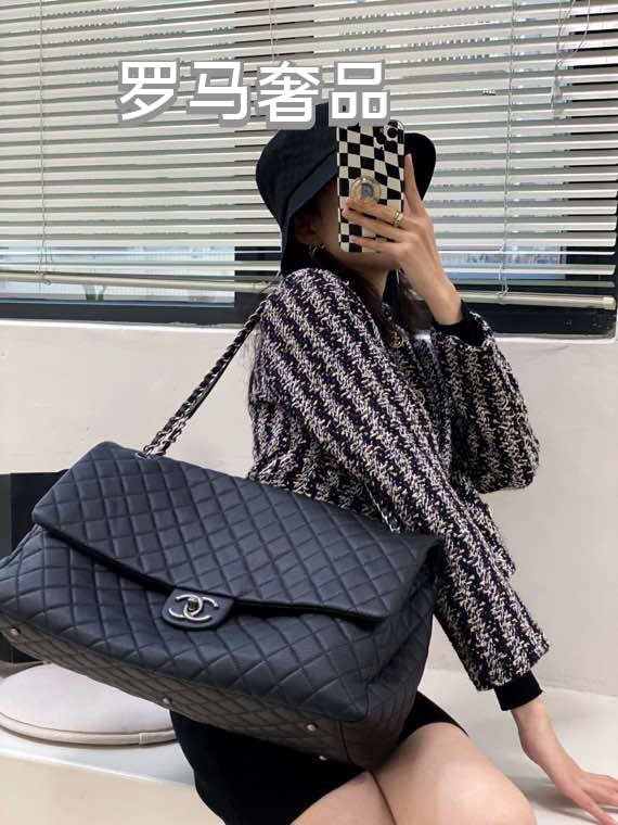 Luxury Oversized Black Quilted Leather Shoulder Bag - Maxi Flap Handbag for Women