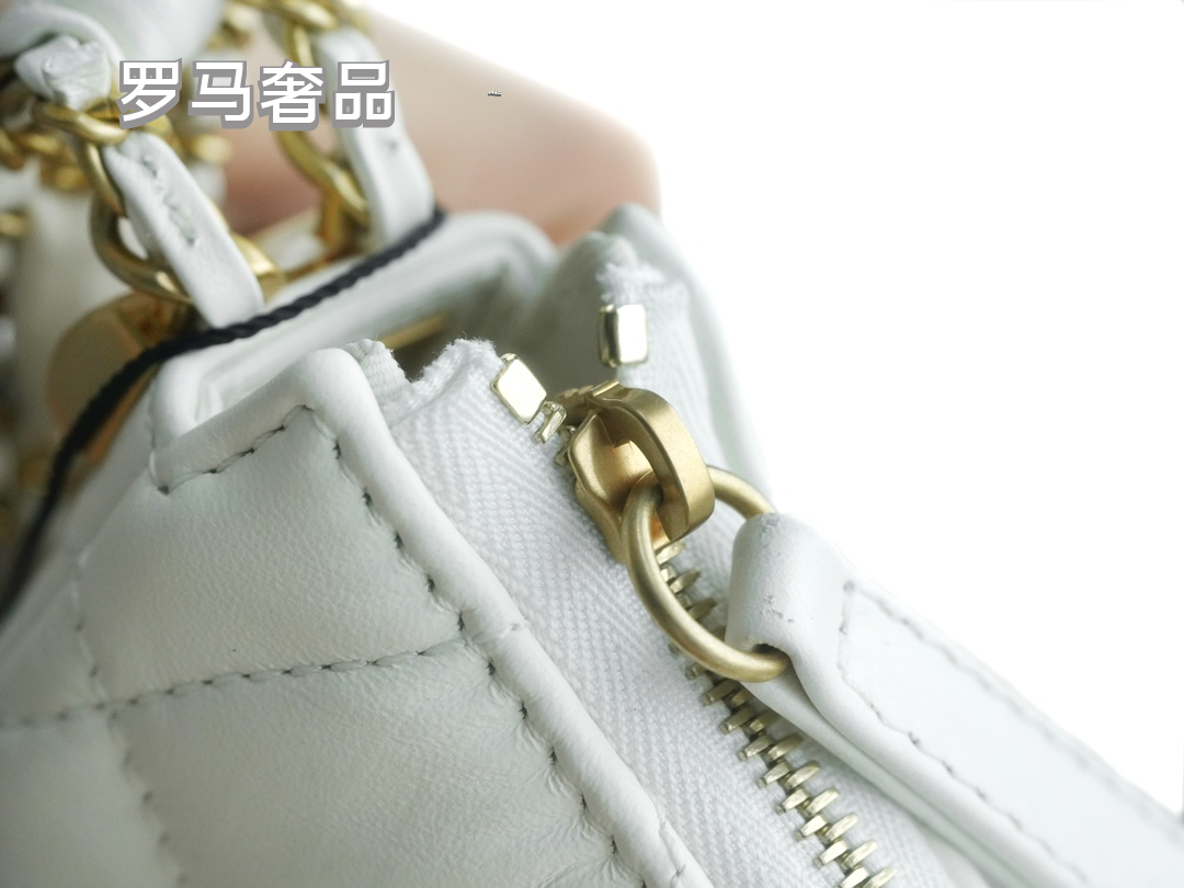 Luxury White Quilted Leather Hobo Handbag with Gold-Tone Chain Strap