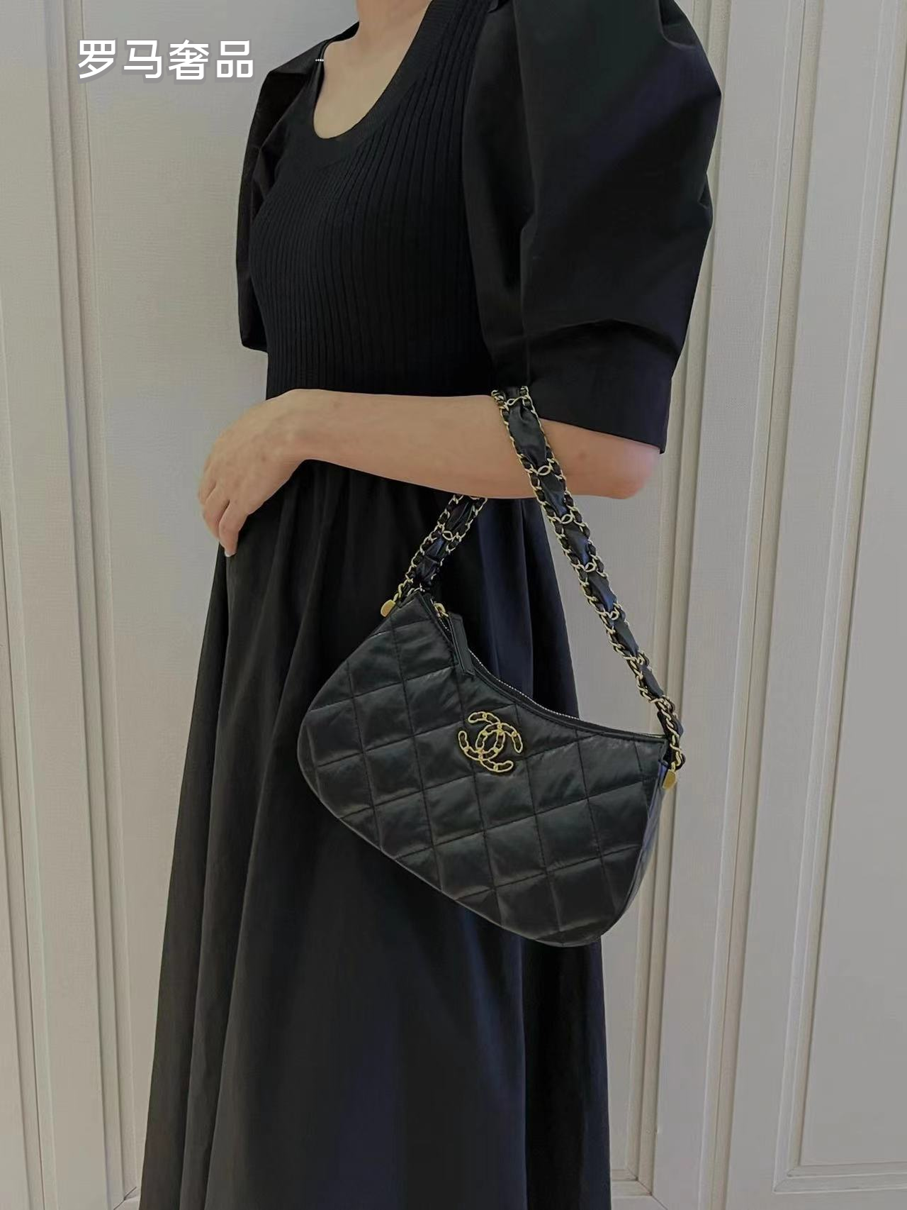 Black Quilted Leather Hobo Shoulder Bag with Chain Strap - Elegant Luxury Style Handbag
