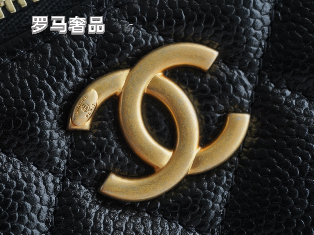 Chanel White Quilted Lambskin Small Vanity Case with Gold-Tone Hardware