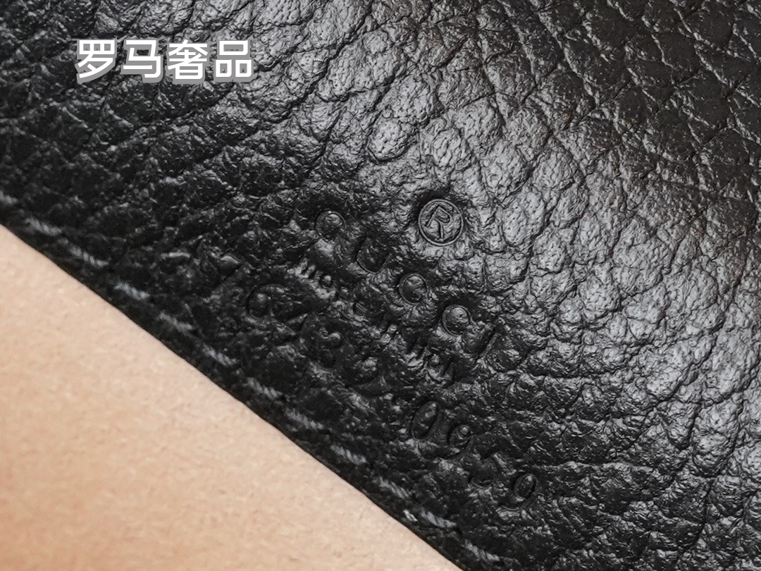 Gucci Black Textured Leather Chain Shoulder Bag with Tiger Head Buckle