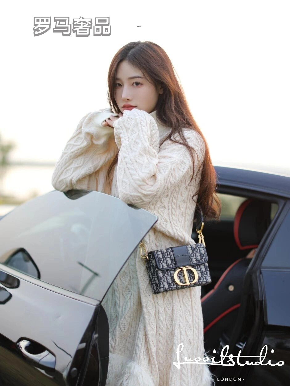Christian Dior 30 Montaigne Bag in Blue Dior Oblique Jacquard