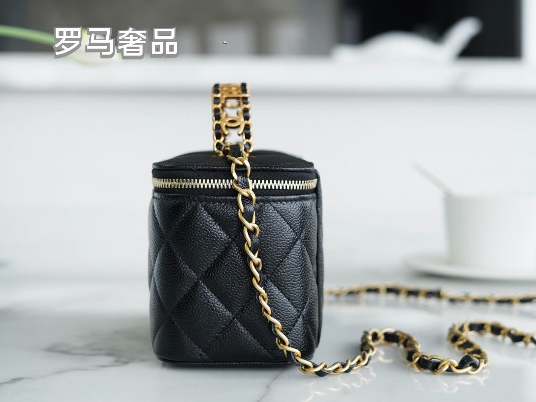 Chanel White Quilted Lambskin Small Vanity Case with Gold-Tone Hardware