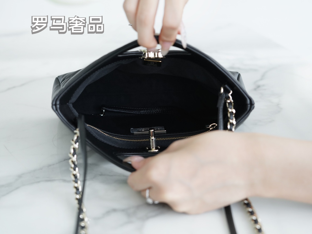 Quilted Leather 2-Way Handbag with Chain Strap and Cutout Top Handle