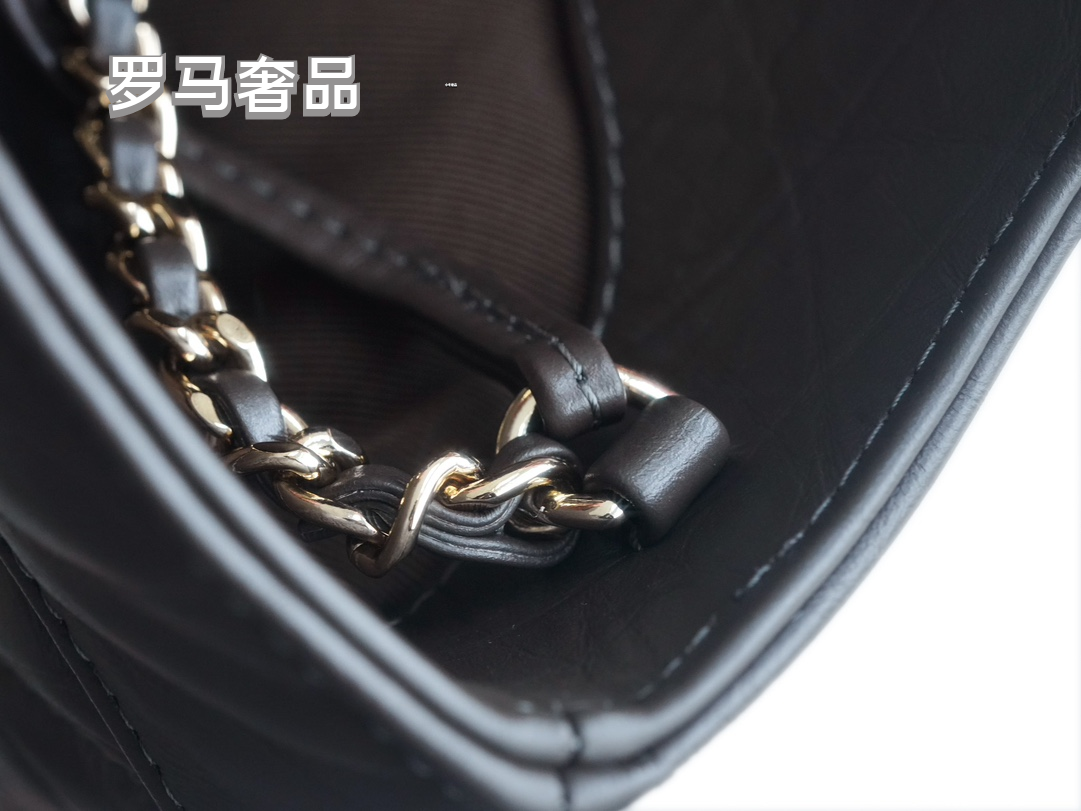 Quilted Leather 2-Way Handbag with Chain Strap and Cutout Top Handle