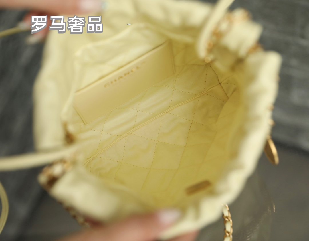 Chanel 22 Small Handbag - Shiny Calfskin &amp; Gold-Tone Metal - Light Yellow