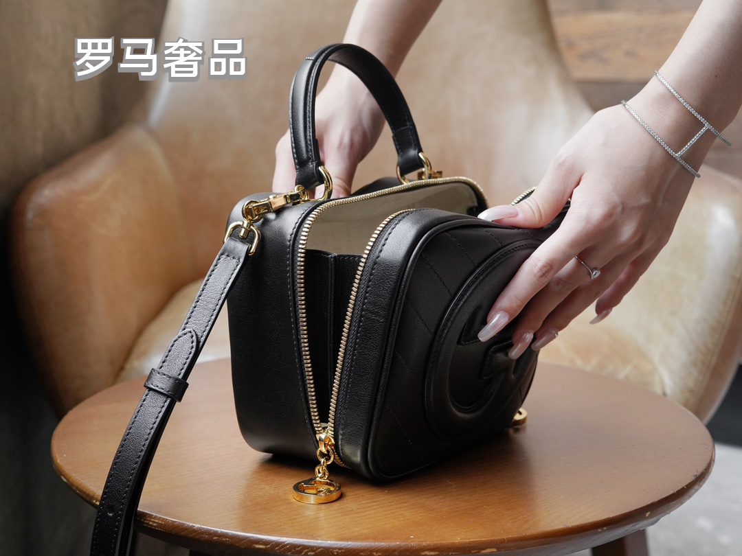 Gucci Black Quilted Leather Top Handle Bag Square Crossbody Purse
