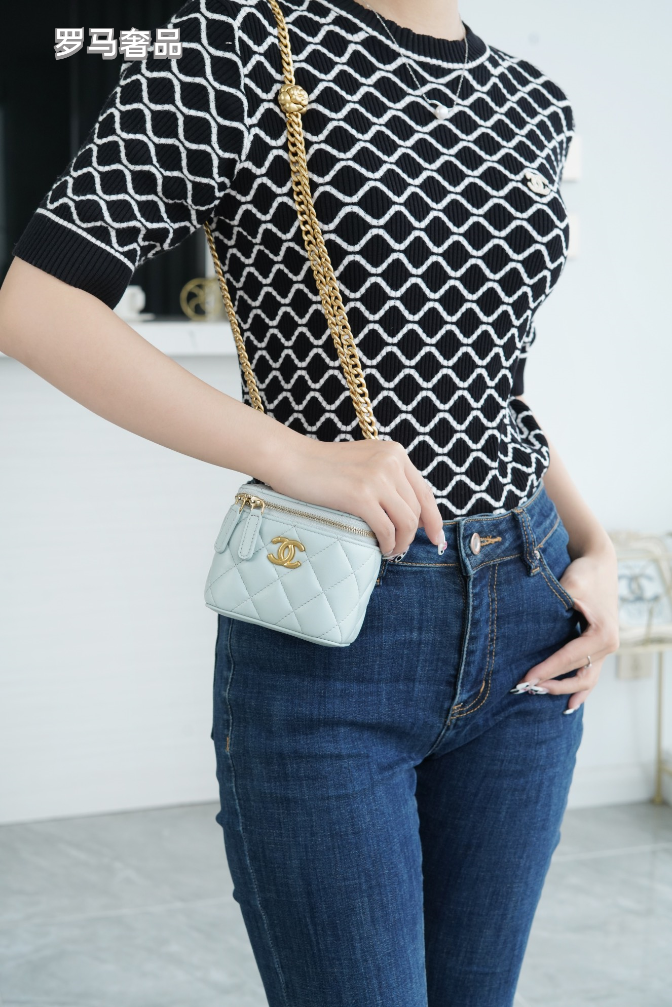 Small Quilted Vanity Bag with Gold Chain Strap - White Luxury Crossbody Case