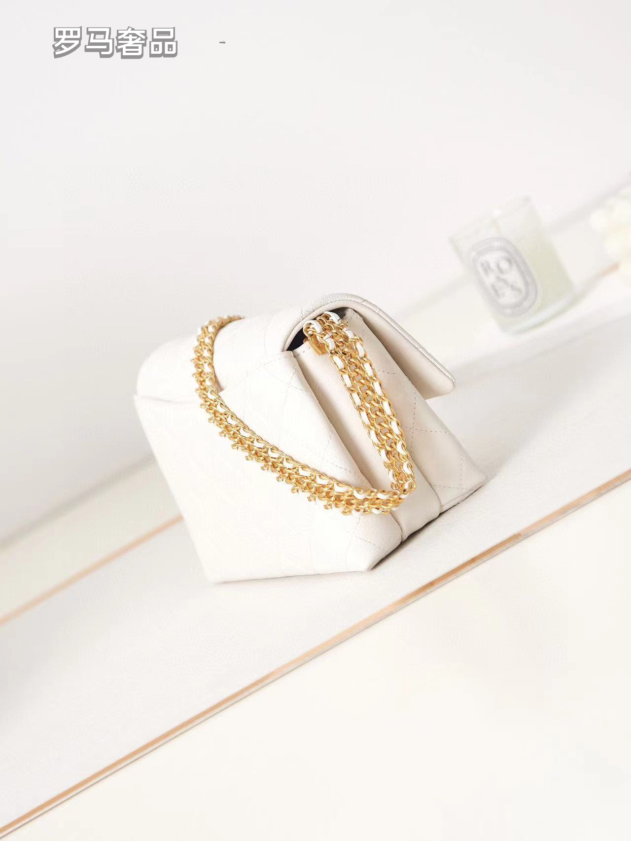 Luxury Black Quilted Leather Flap Shoulder Bag with Gold-Tone Chain Strap