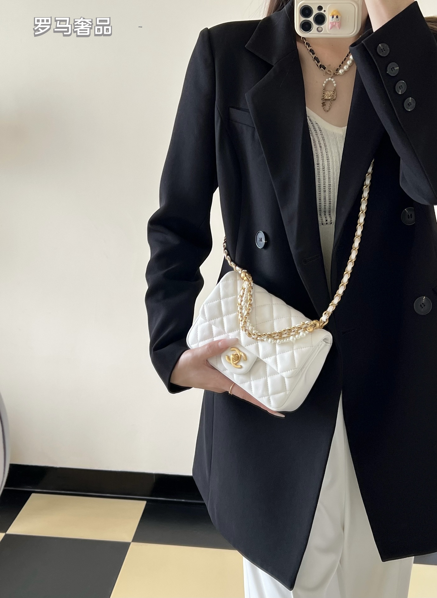 Elegant White Quilted Leather Mini Flap Shoulder Bag with Gold-Tone Hardware