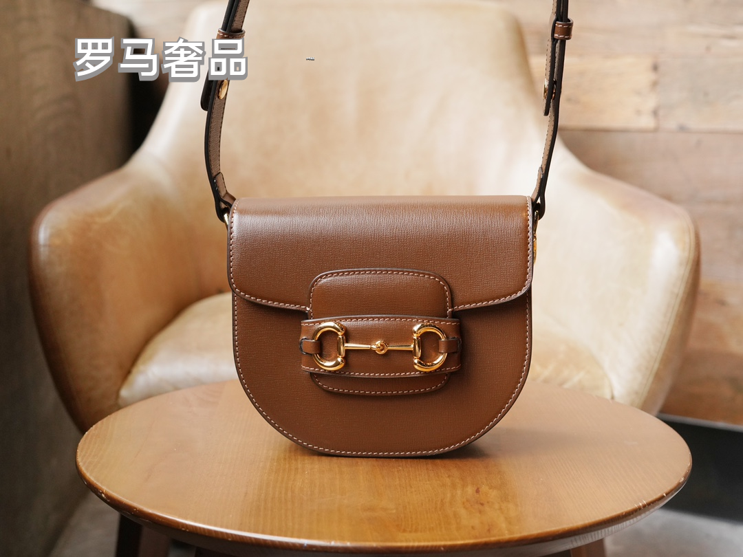 Gucci Vintage Black Leather Crossbody Saddle Bag with Gold Horsebit Detail
