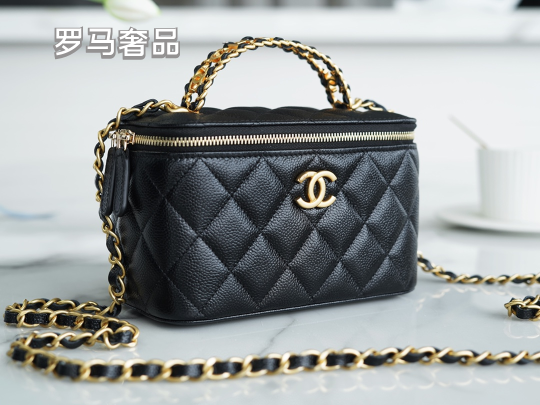 Chanel White Quilted Lambskin Small Vanity Case with Gold-Tone Hardware