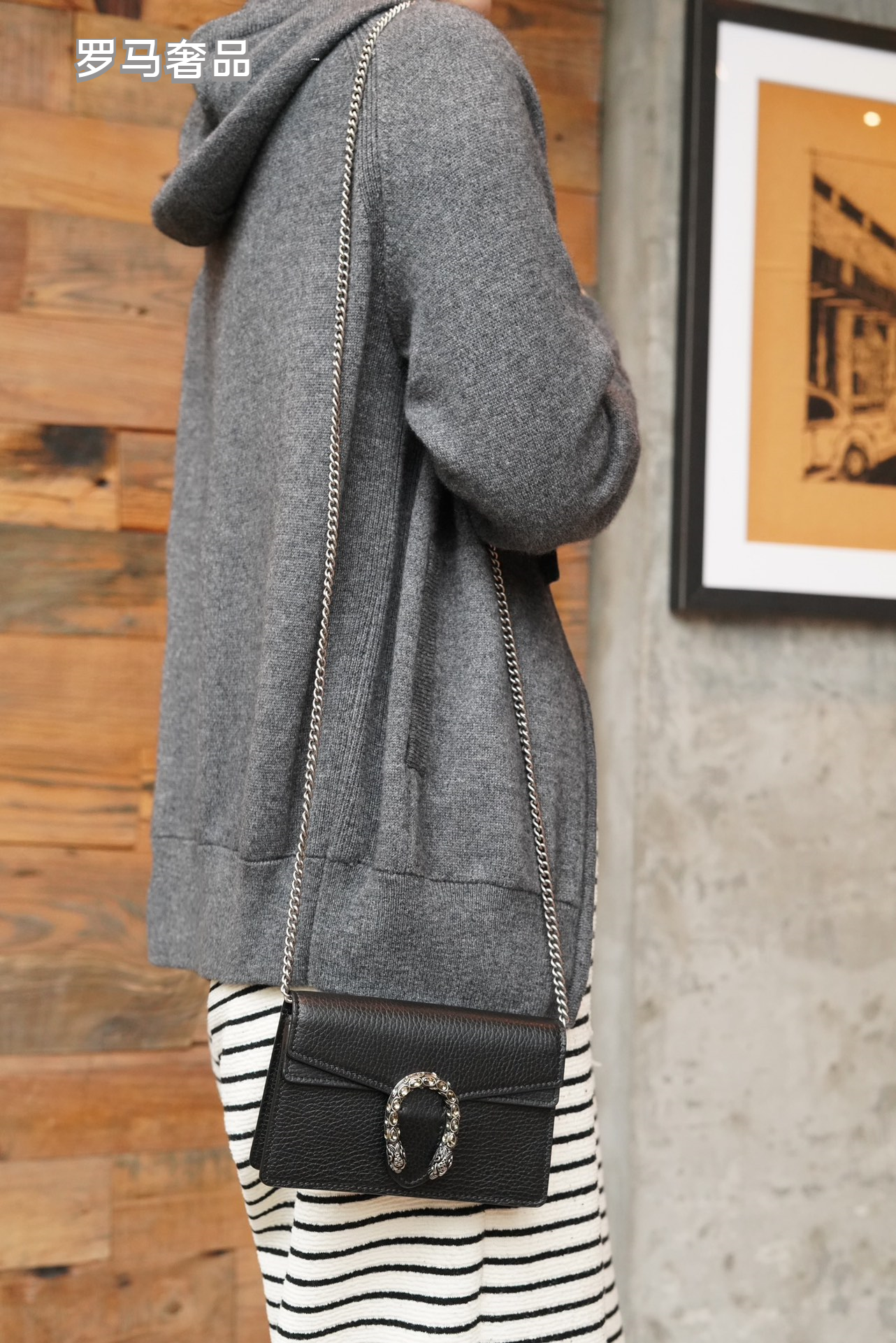 Gucci Black Textured Leather Chain Shoulder Bag with Tiger Head Buckle